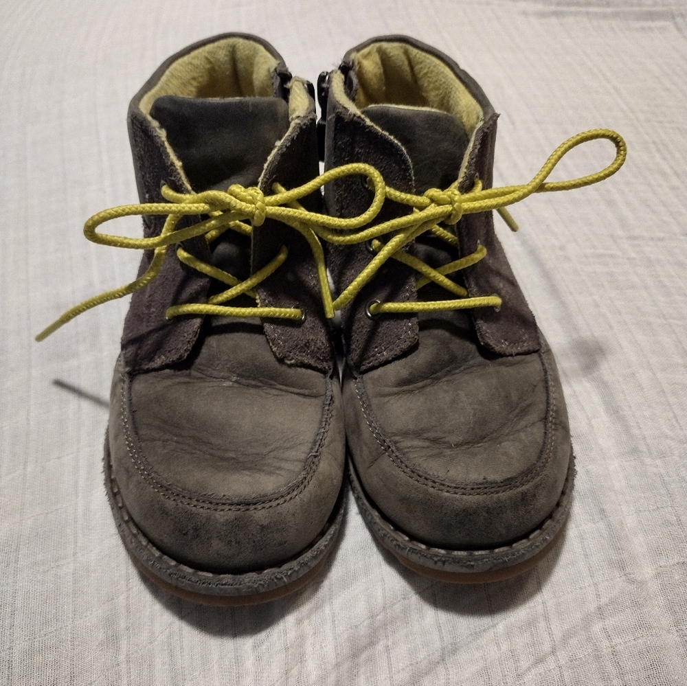 UGG Gray leather lace up boot size 1